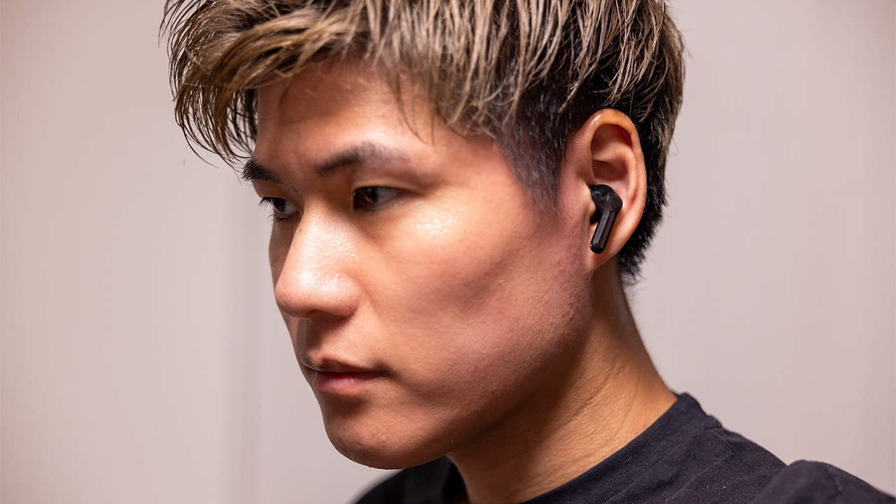 SOUNDPEATS Air6 Pro 装着した様子